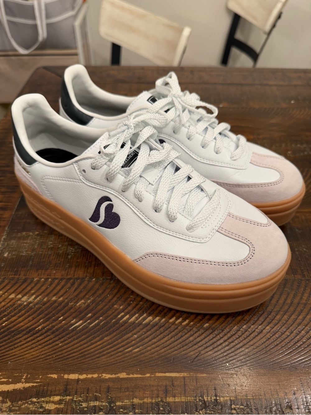 Skechers Hi-Stacked Hearts Size 9.5